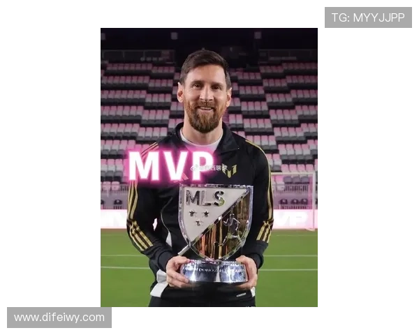 梅西再夺金球奖，表现稳健引发全球关注与赞誉