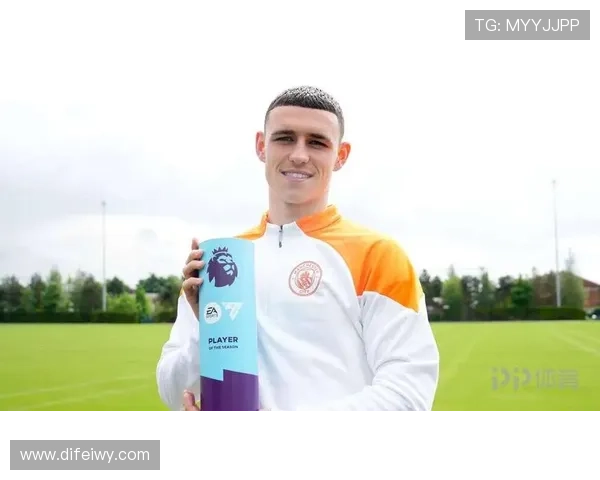 厄德高与福登：技术型中场核心的成长路径对比